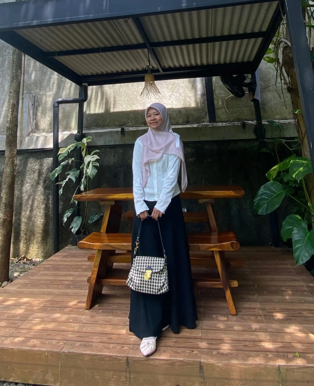 Foto profil Ibu Suci Lestari, S. Pd, Guru Kelas B2 RA Arif Billah Karadenan